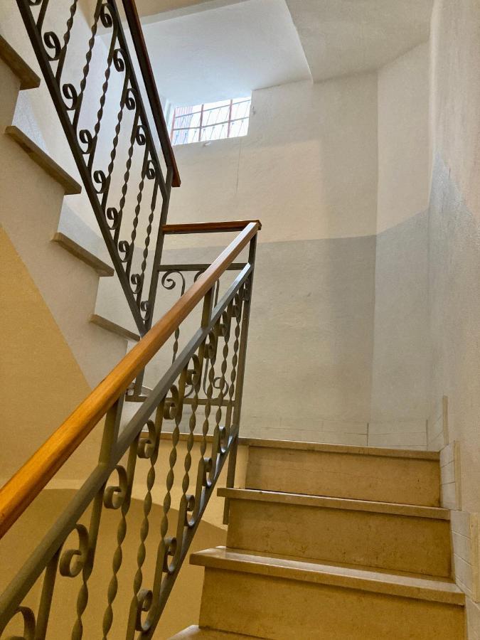 La Pomposa Del Teatro Hotel โมดินา ภายนอก รูปภาพ